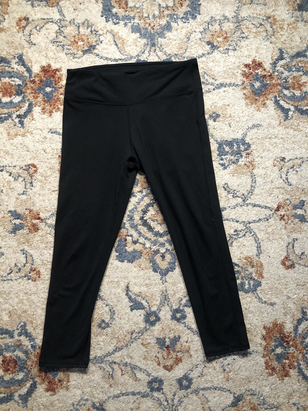 Fabletics Women's Athletic Leggings Black Mid Rise Cropped Length
